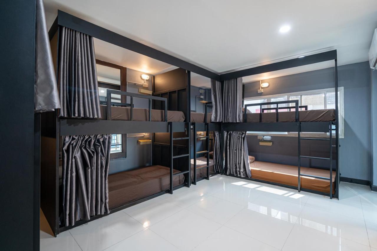 Black Pantera Hostel Patong Eksteriør bilde
