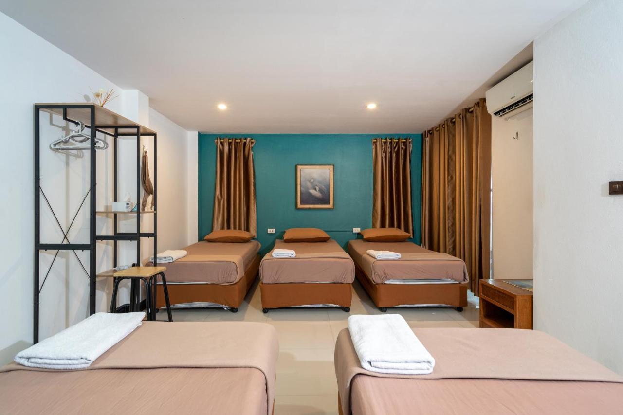 Black Pantera Hostel Patong Eksteriør bilde