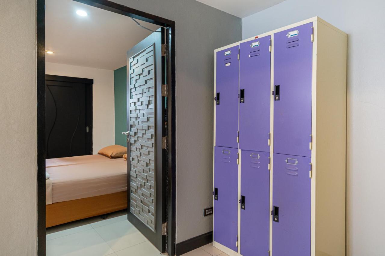 Black Pantera Hostel Patong Eksteriør bilde