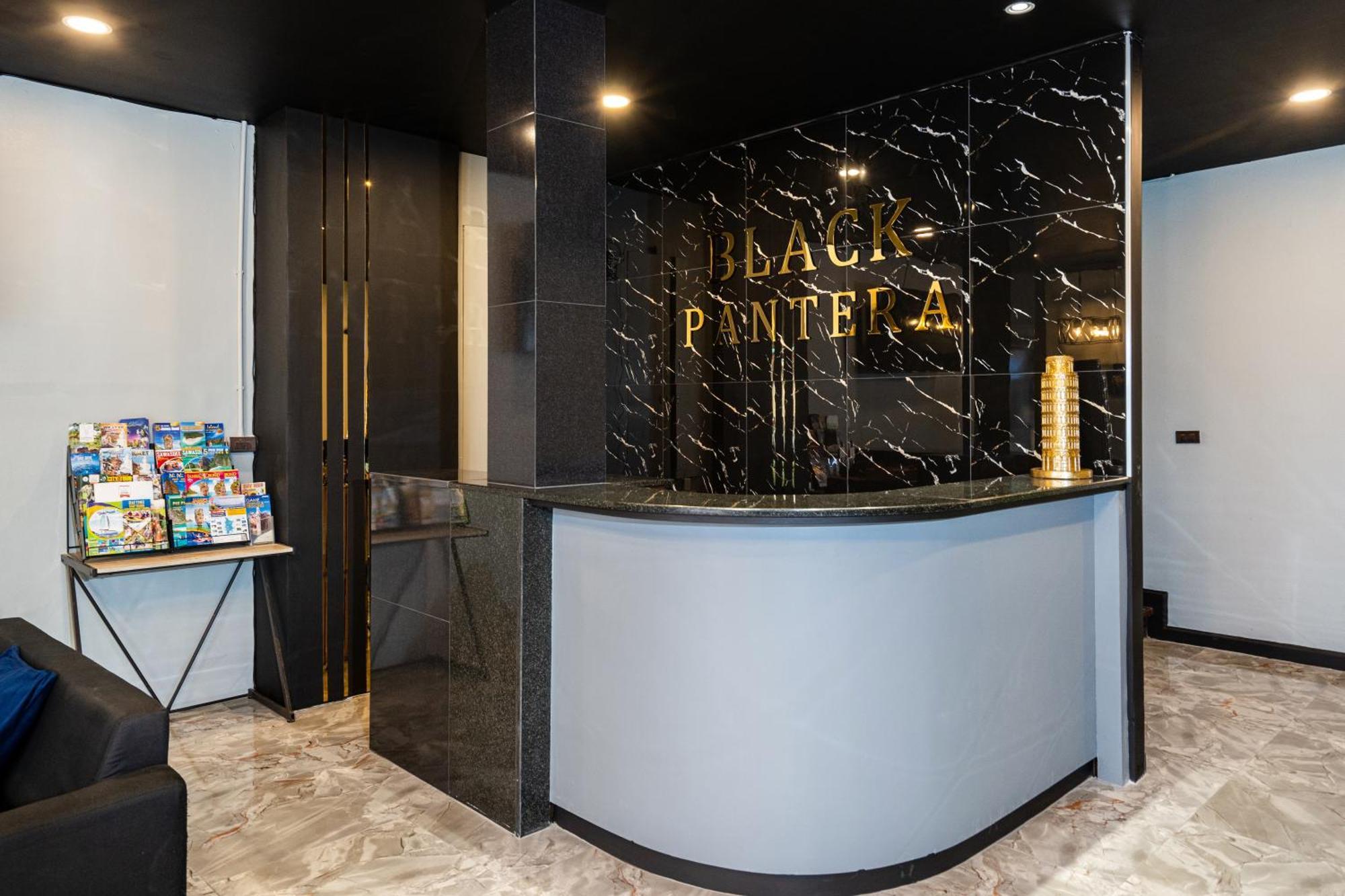Black Pantera Hostel Patong Eksteriør bilde